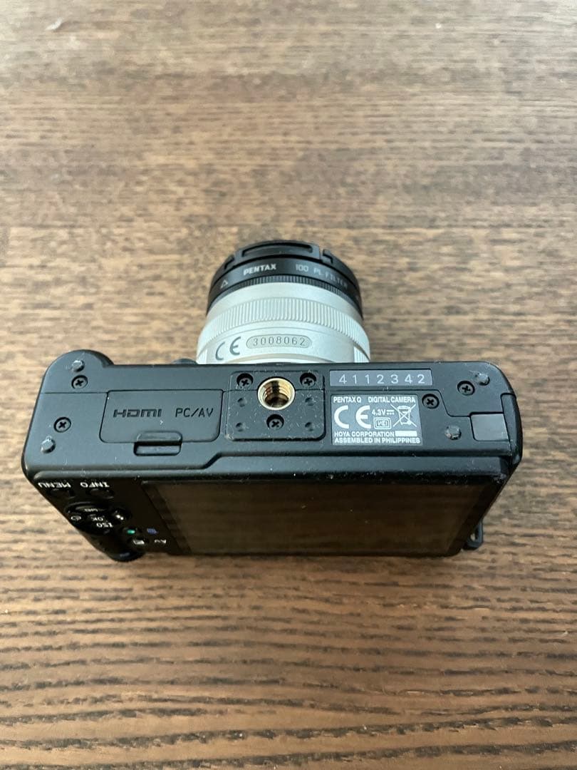 PENTAX Q （ブラック）ミラーレスカメラ 本体と付属品、純正