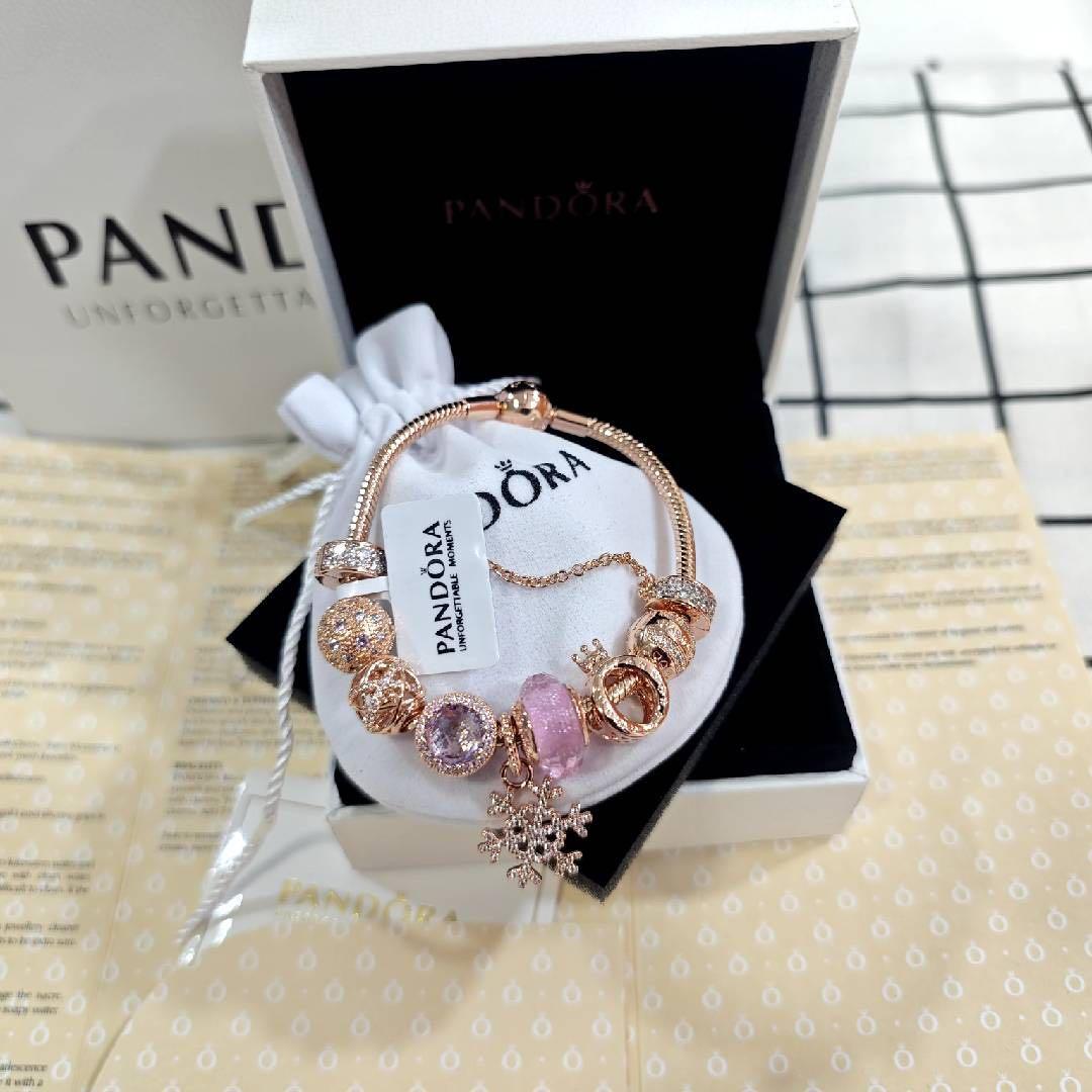 Pandora ローズゴールド ビーズブレスレット スノーフレークチャーム付き.
