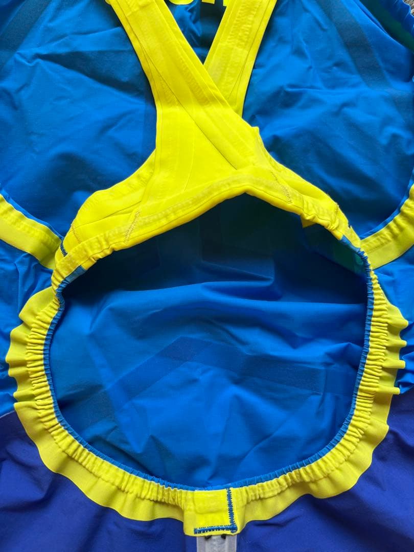 【美品】アリーナ　高速水着　Mサイズ