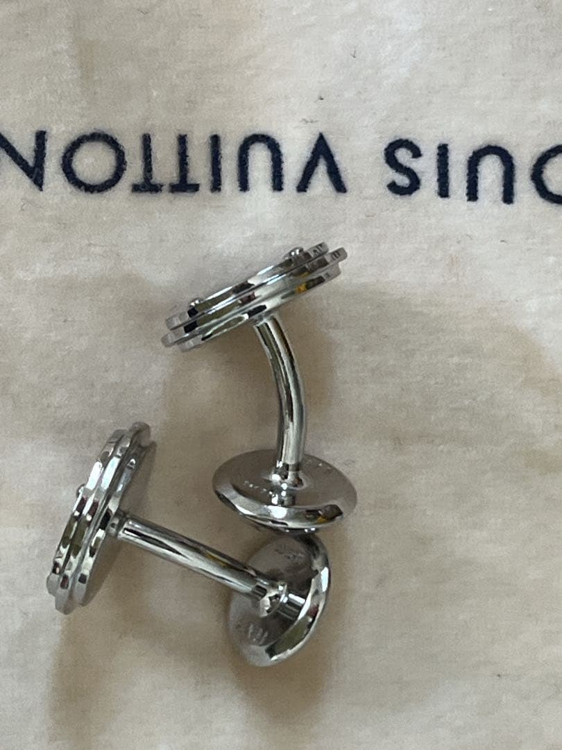 LOUIS VUITTON メタル カフリンクス LVサークル カフス ＊