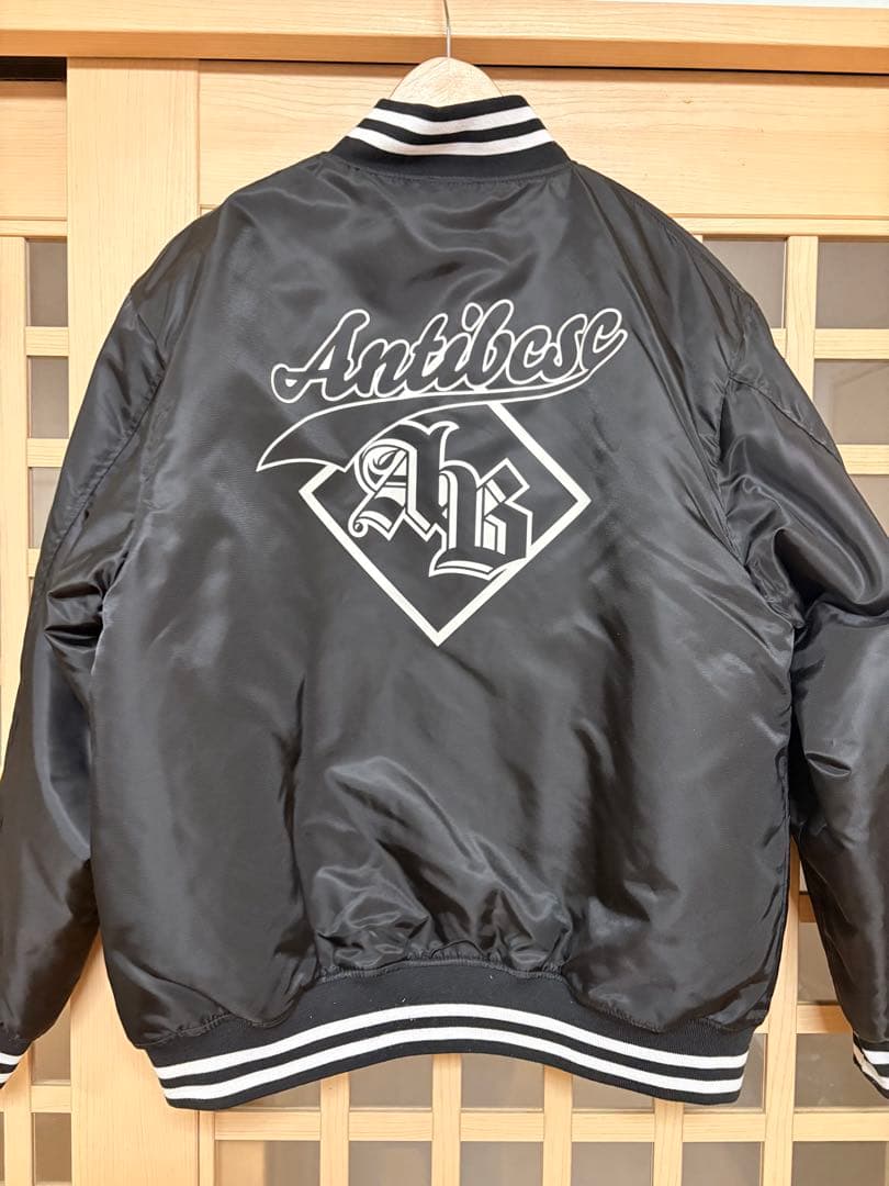 希少　アンチビクスク　スタジャン