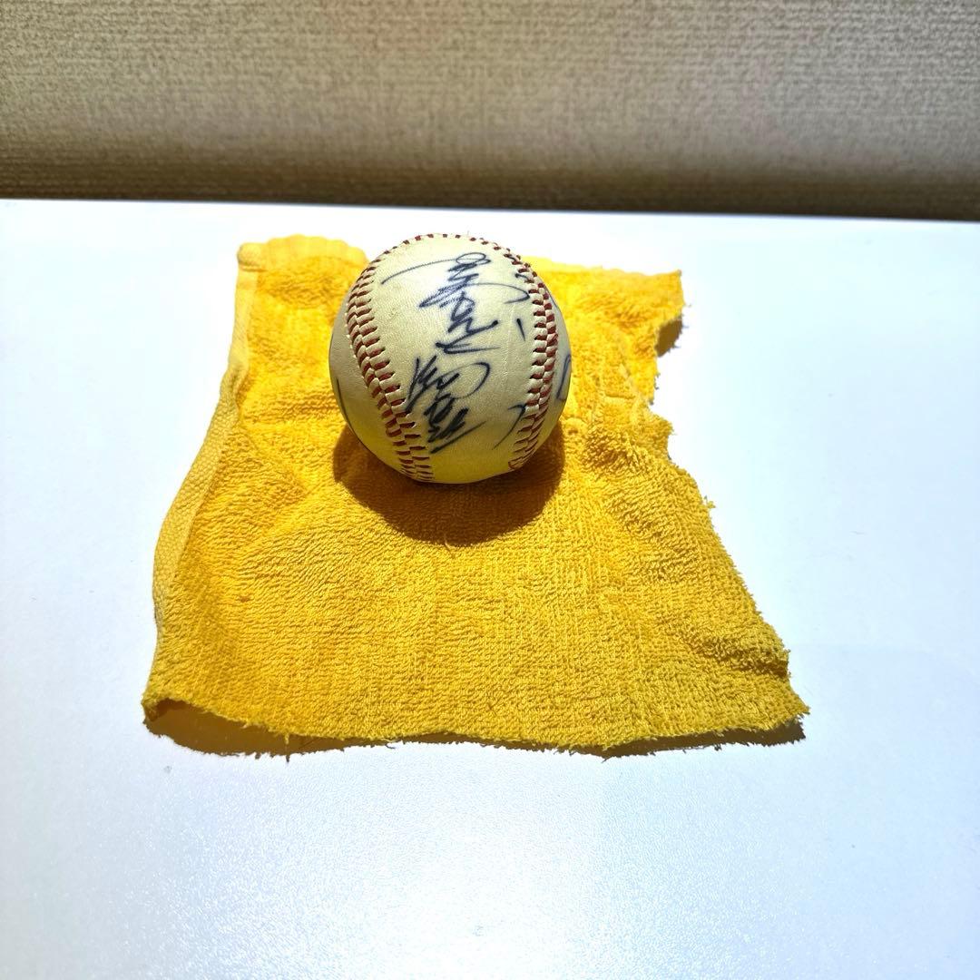 巨人軍サインボール（王貞治その他〕