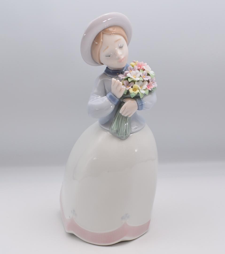 花開く時　＃6869　No.2　★リヤドロ　スペイン　ポーセリン　ヴィンテージ 花開く時 ＃6869 No.2 ☆リヤドロ スペイン ポーセリン ヴィンテージ