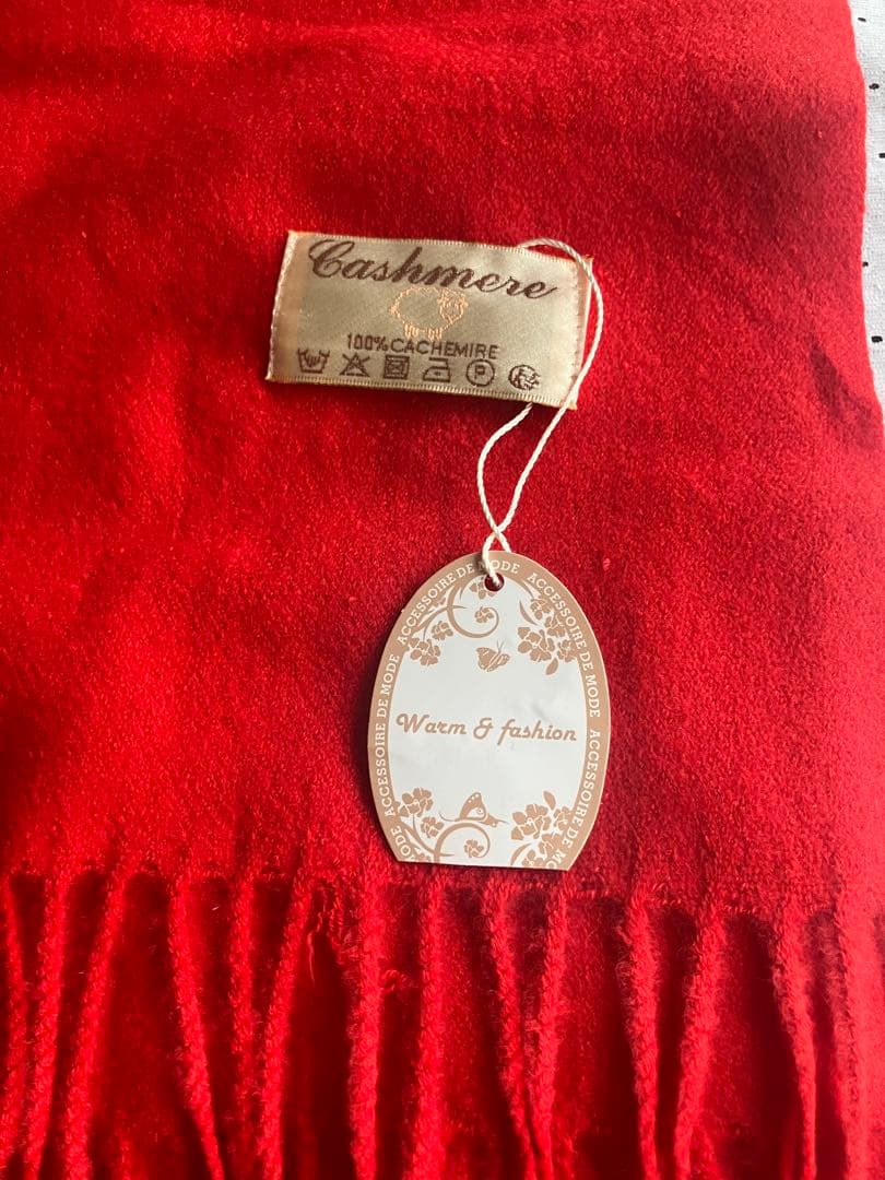 カシミヤストール高質　フランス製　鮮やか赤 大判 フリンジ付　新品札付き