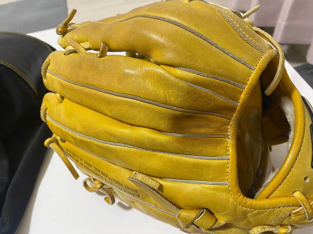 Mizuno Global Elite 外野手グローブ イエローケース付き