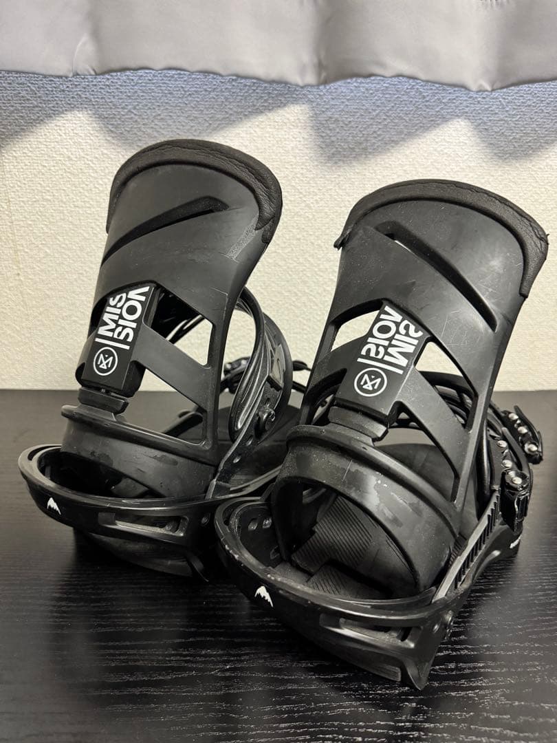 Burton ビィンディング　mission Mサイズ　黒