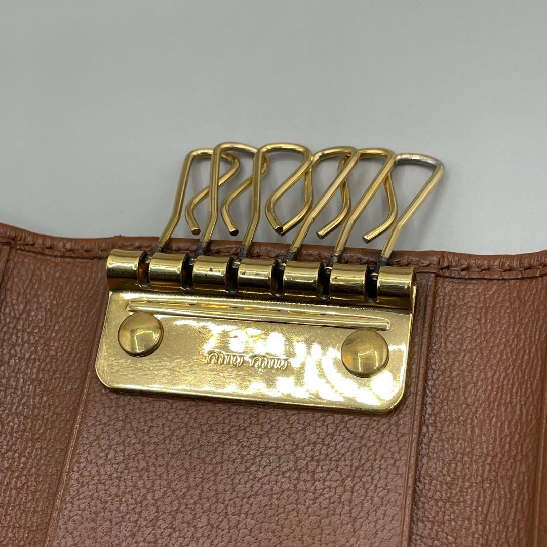 小物 Miu Miu leather studs key case