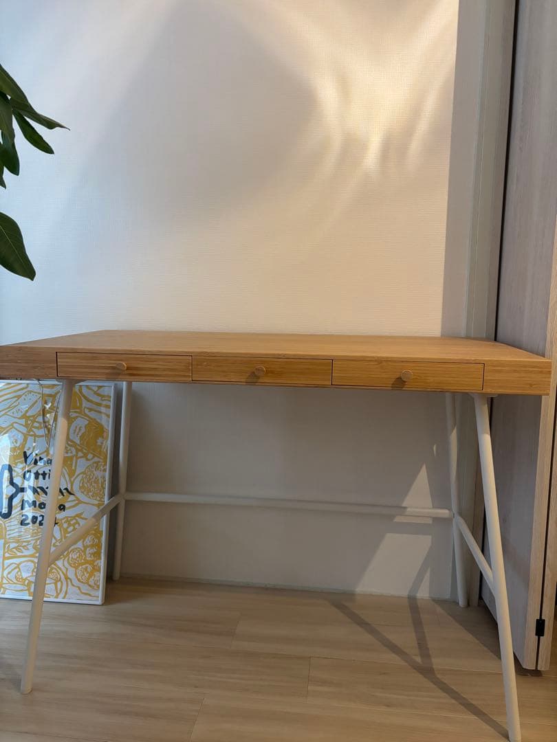 IKEA リルオーセン デスク　ワークデスク＆折りたたみチェア　２点セット