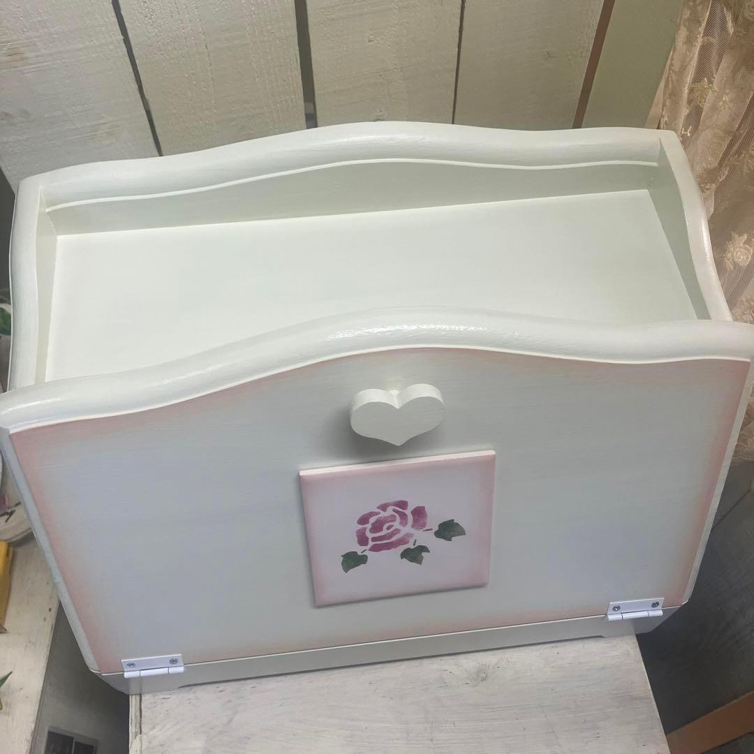 マニーローズタイルの木製ブレッドボックス　パイン材　食品収納　キッチン収納