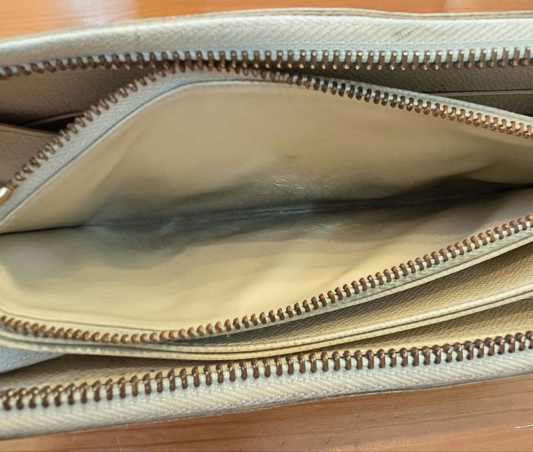 Louis Vuitton 長財布 ジッピーウォレット