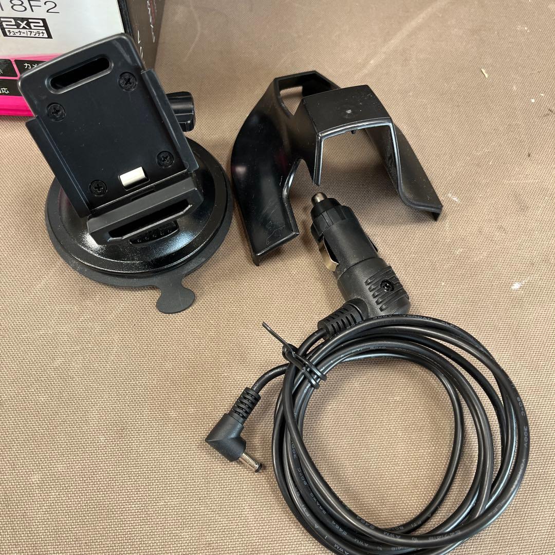 大画面8型！2画面フルセグナビPIXYDA PXN218F2