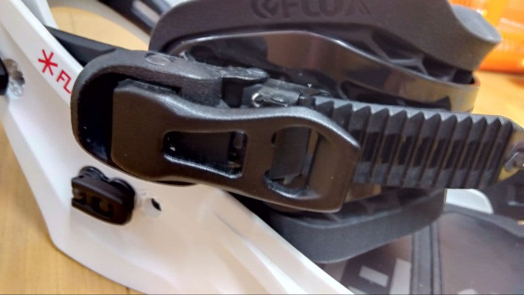 FLUX　ビンディング　XF　Mサイズ