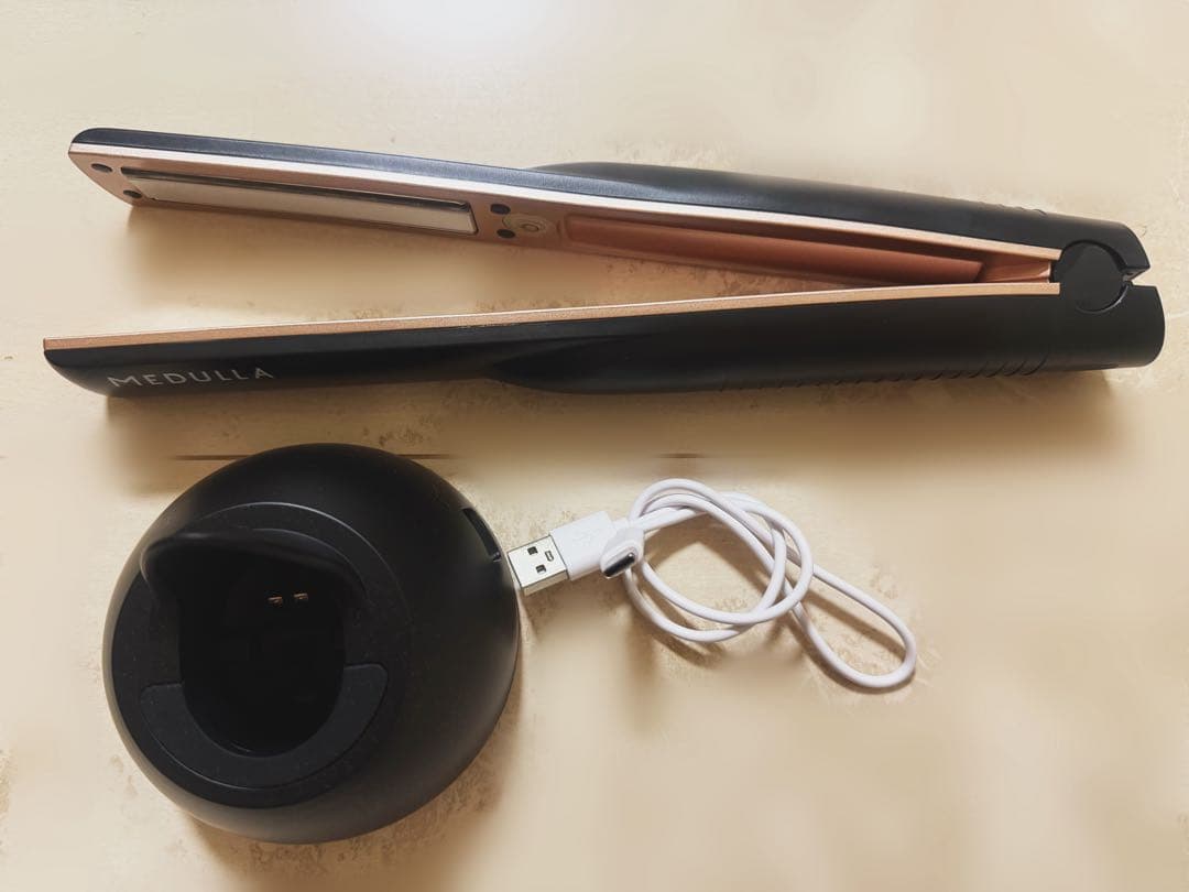 MEDULLA ストレートヘアアイロン 充電ドック付き
