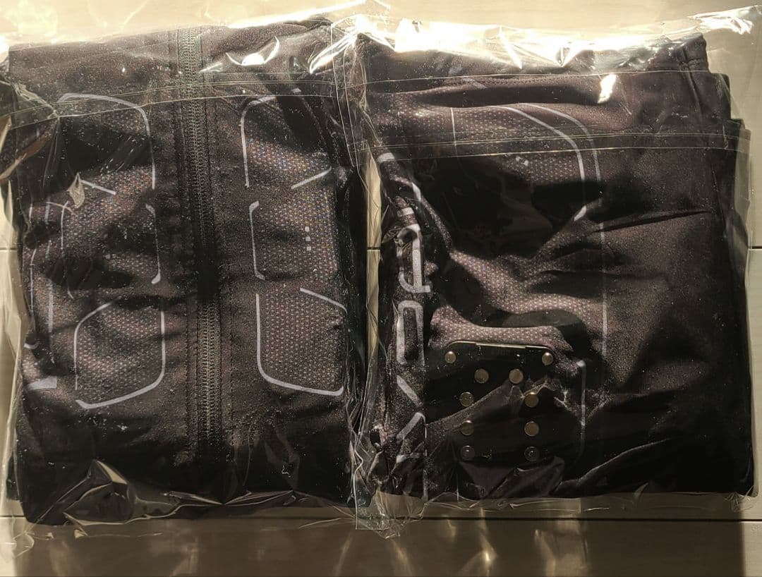 SIXPAD EMSトレーニングスーツ メンズ Mサイズ