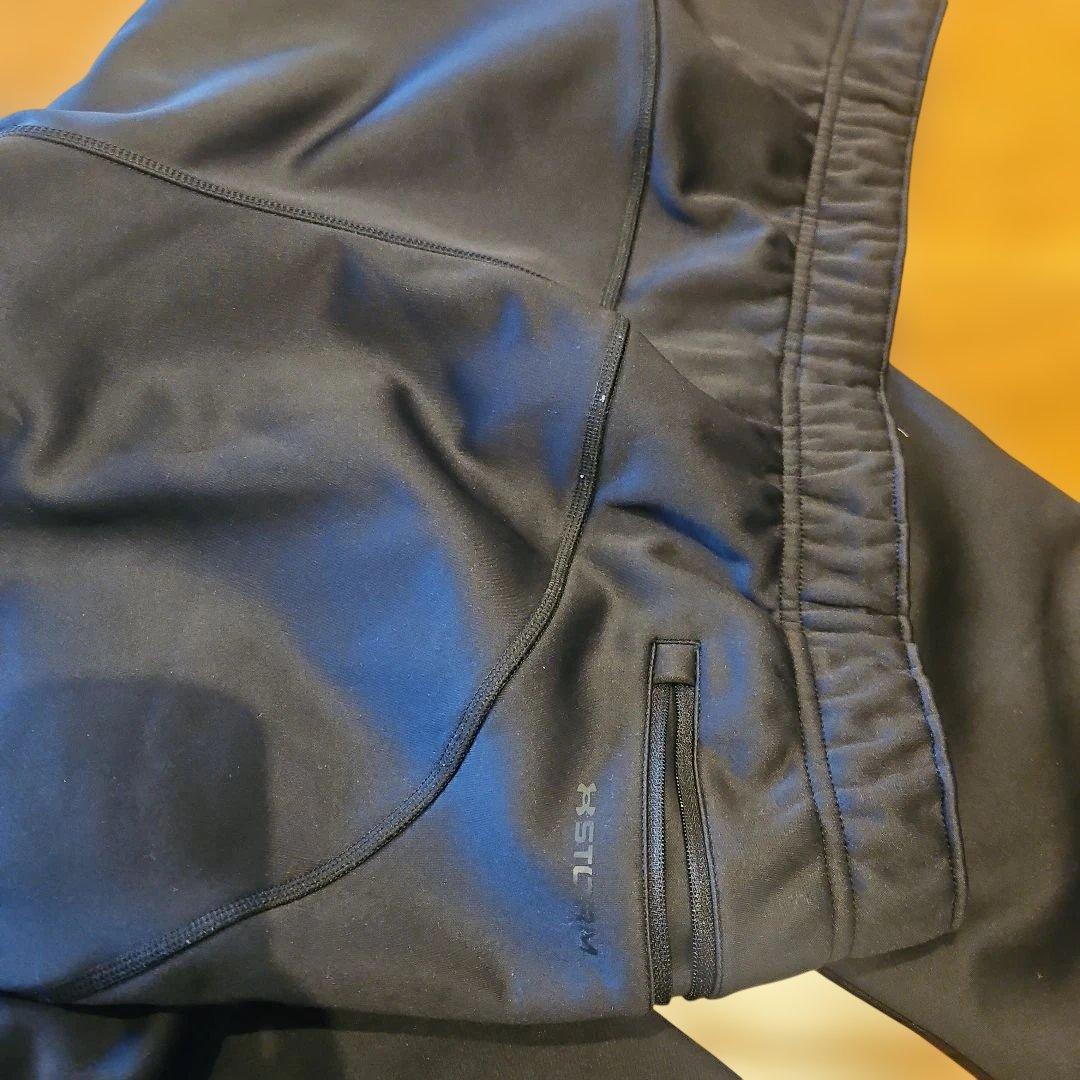 Under Armour XXL ブラック ジャージ