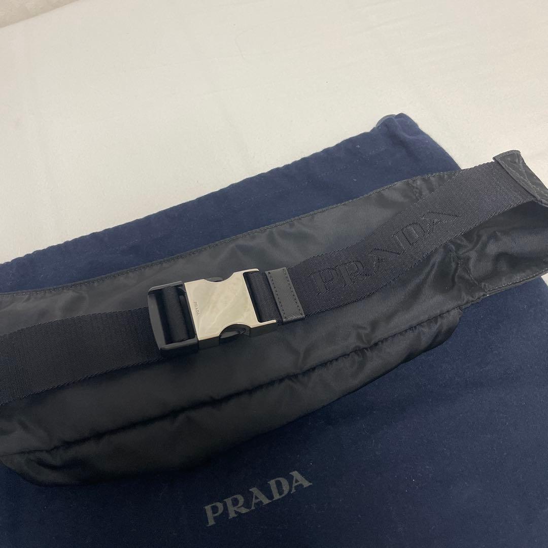 プラダ　ボディバッグ