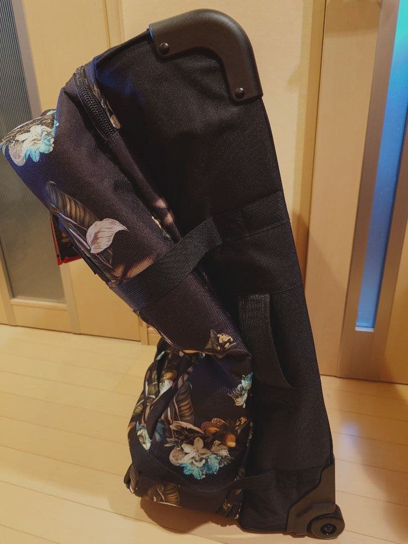 【新品】DAKINE フローラルデザイン キャリーケース