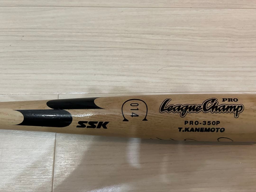 【広島東洋カープ】金本知憲　♯10 NPBマーク　公式バット　直筆サイン入り