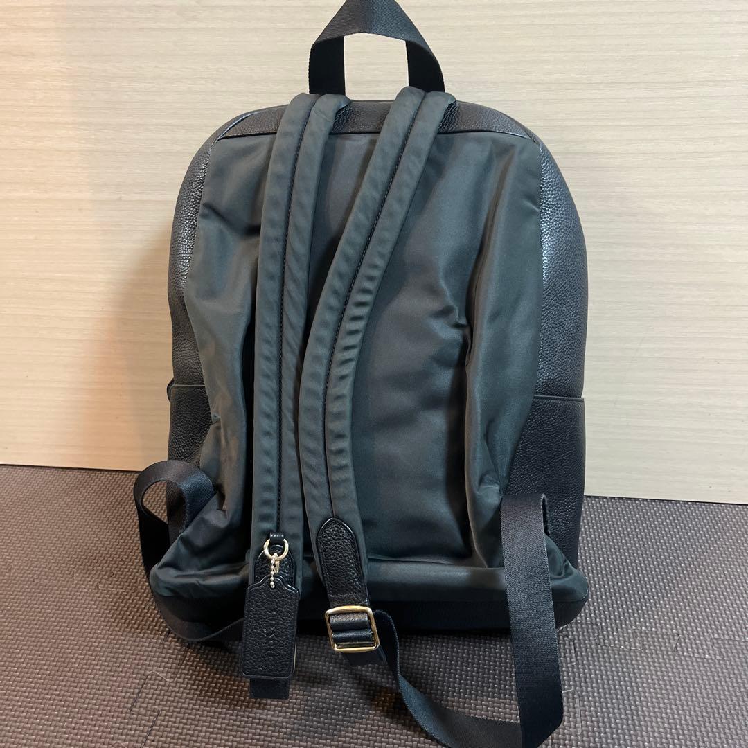 COACH 黒いレザーリュック