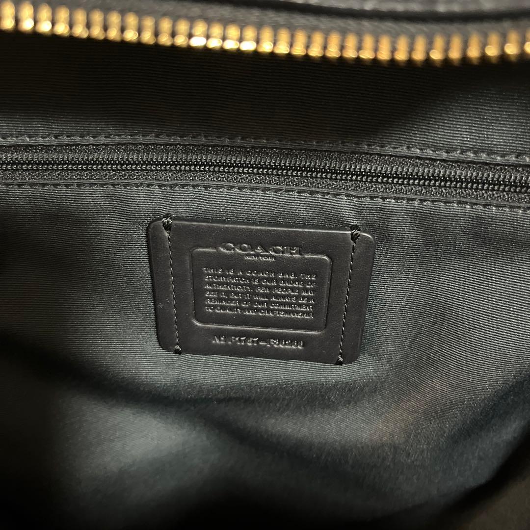 COACH 黒いレザーリュック