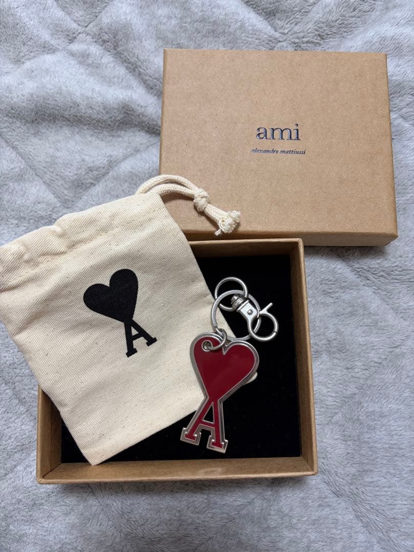 お値下げ中　AMI PARIS アミ ロゴチャーム キーリング