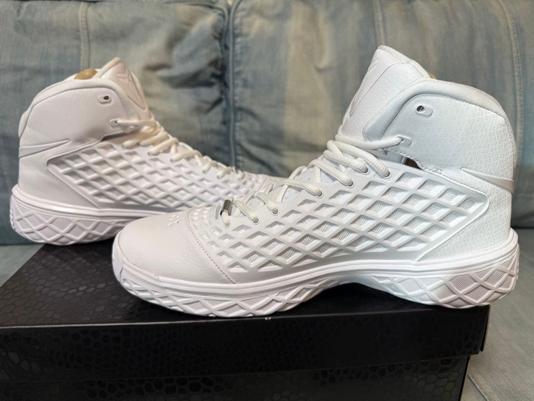 【新品未着用】Nike Kobe 3 Protro \"Halo\"