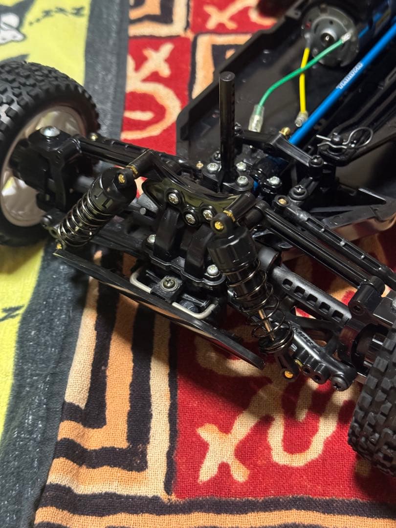 新品未使用！タミヤ組立済TT-02Bシャーシ モーター・樹脂製リヤウイング他付属