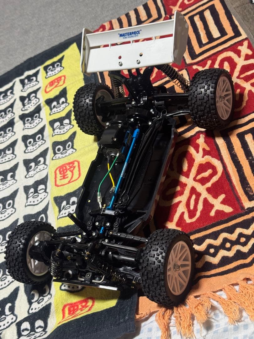 新品未使用！タミヤ組立済TT-02Bシャーシ モーター・樹脂製リヤウイング他付属