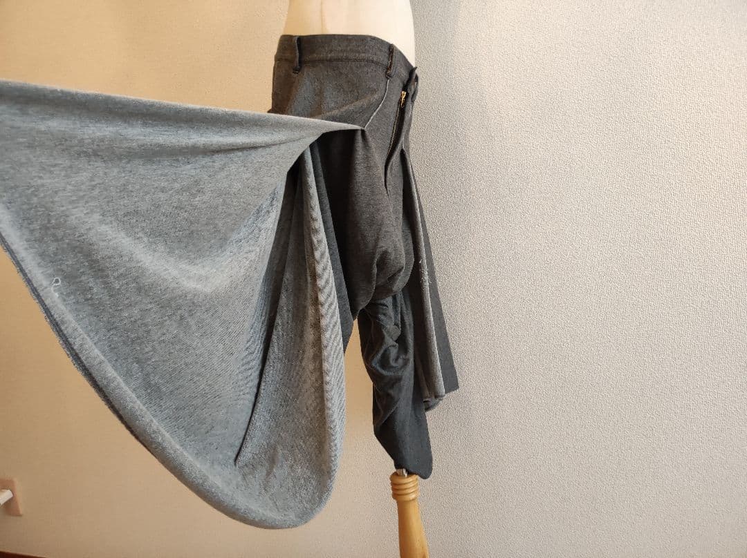 ヴィヴィアンウエストウッドマンCHIRIPA DRAPE サルエルパンツ - メルカリ