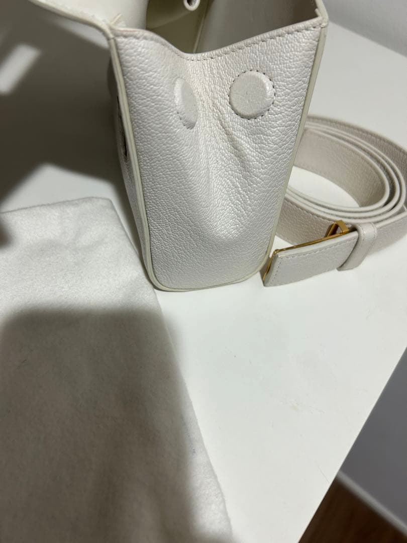 Bottega Veneta ウエストポーチ　ボディバッグ　ホワイト