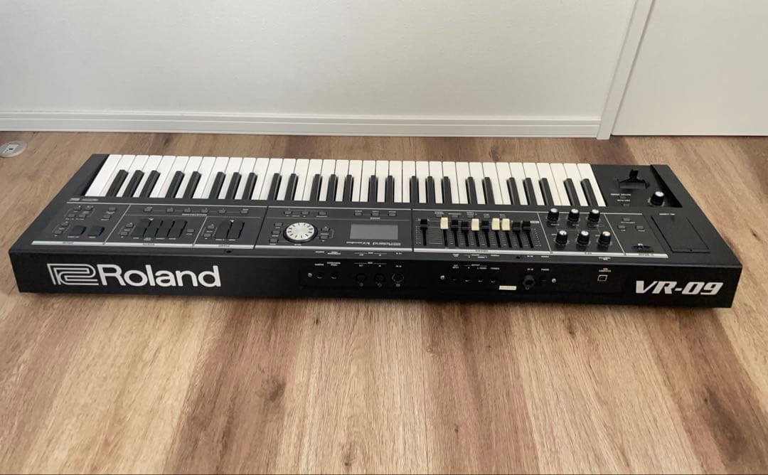ROLAND V-Combo VR-09　61鍵盤 キーボードシンセサイザー