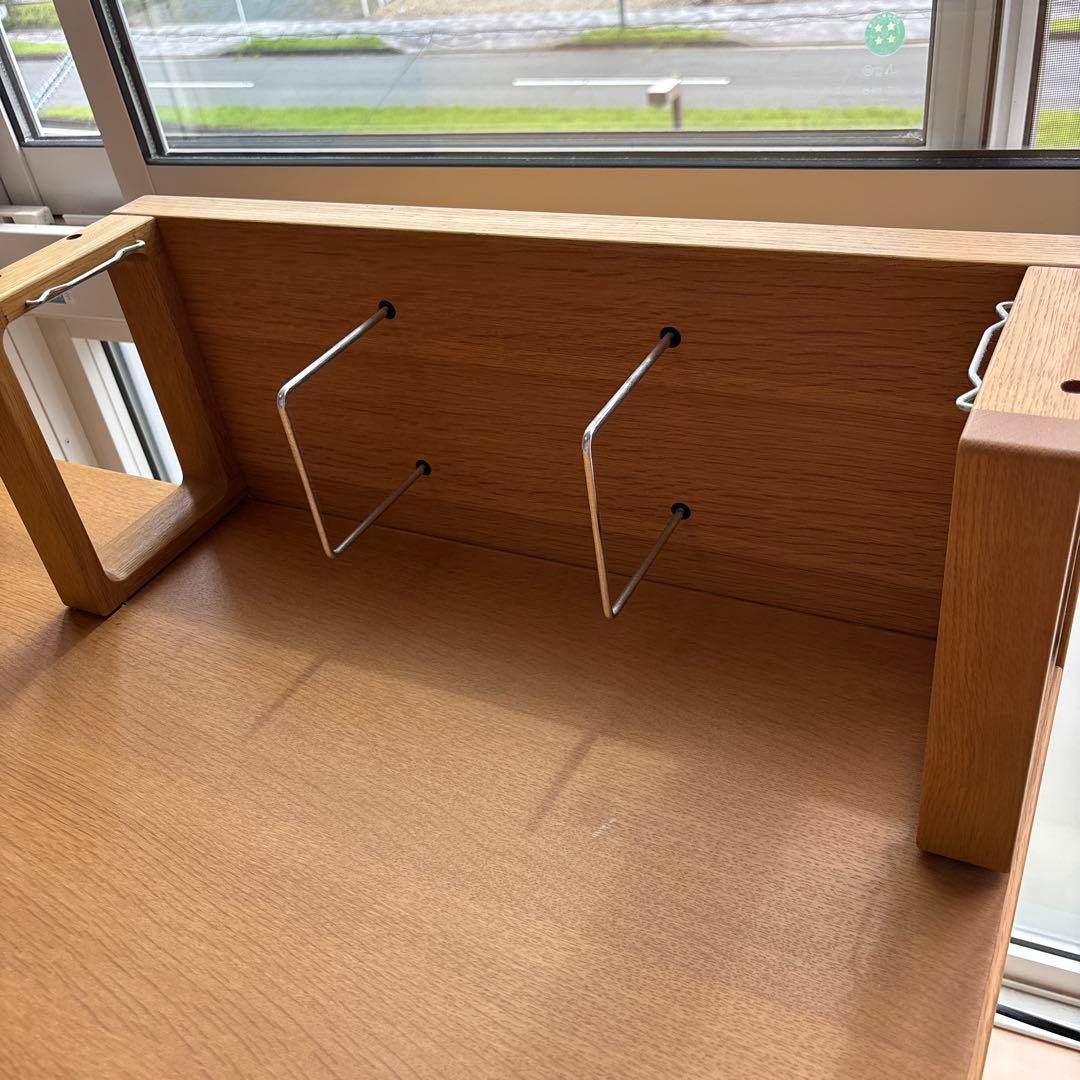 カリモク学習、机　　￼スパイオキッズ