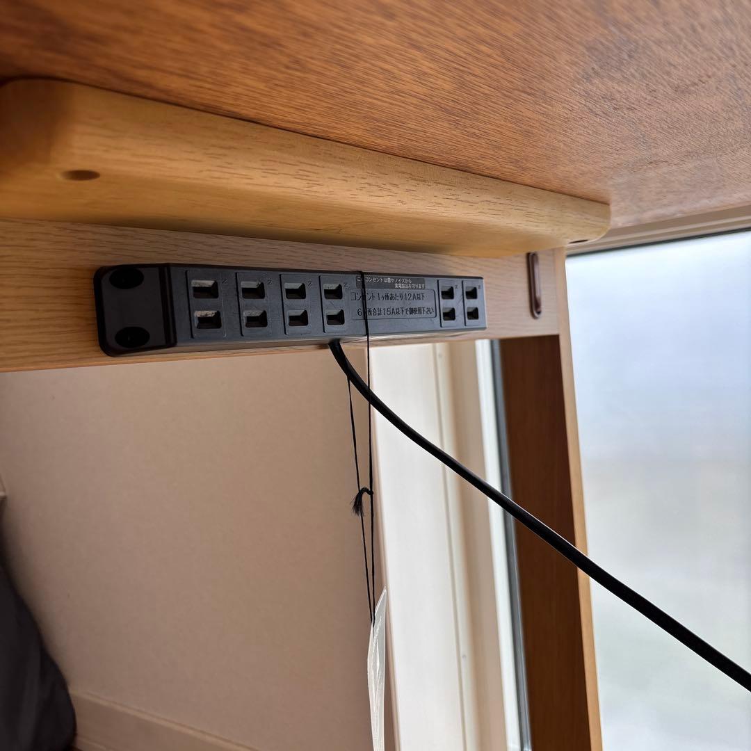 カリモク学習、机　　￼スパイオキッズ