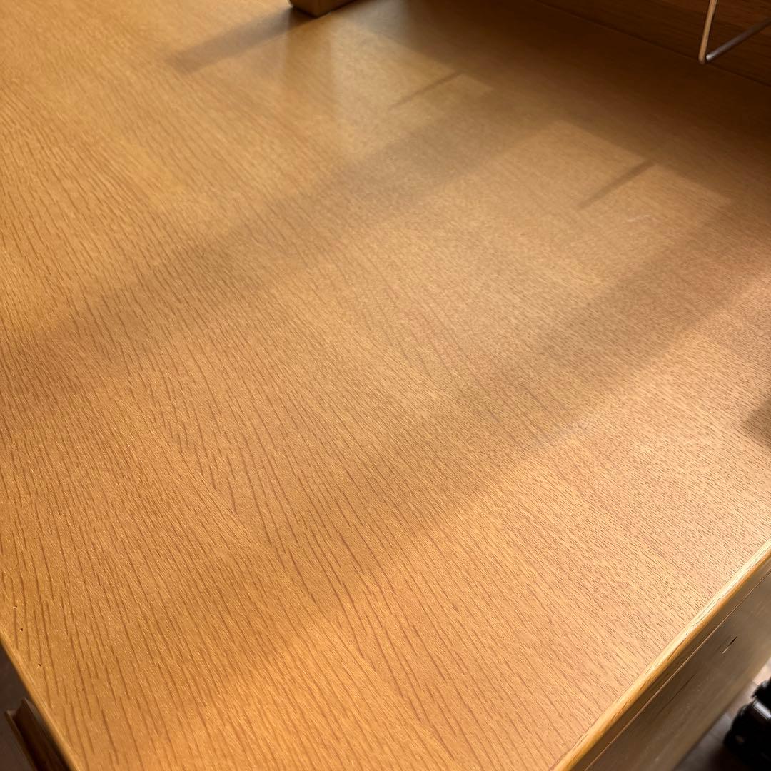 カリモク学習、机　　￼スパイオキッズ