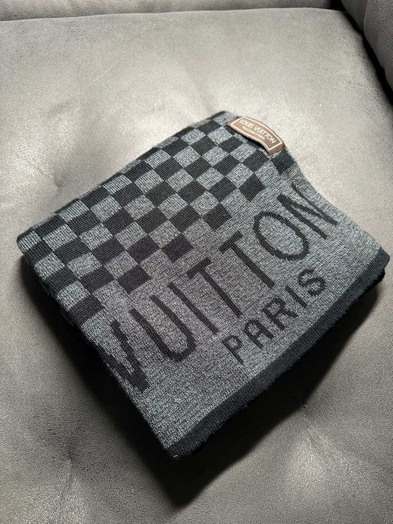 LOUIS VUITTON グレー チェックマフラー - メルカリ
