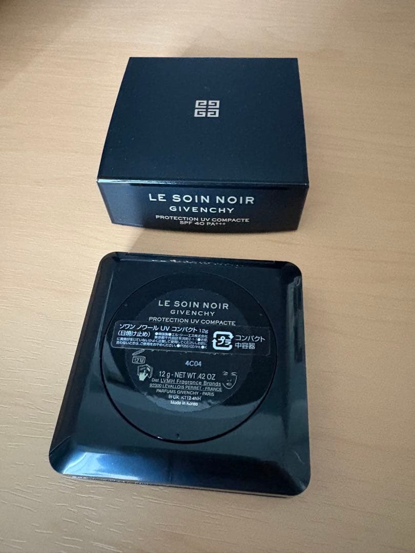 ジバンシィ　ソワンノワールUVコンパクト