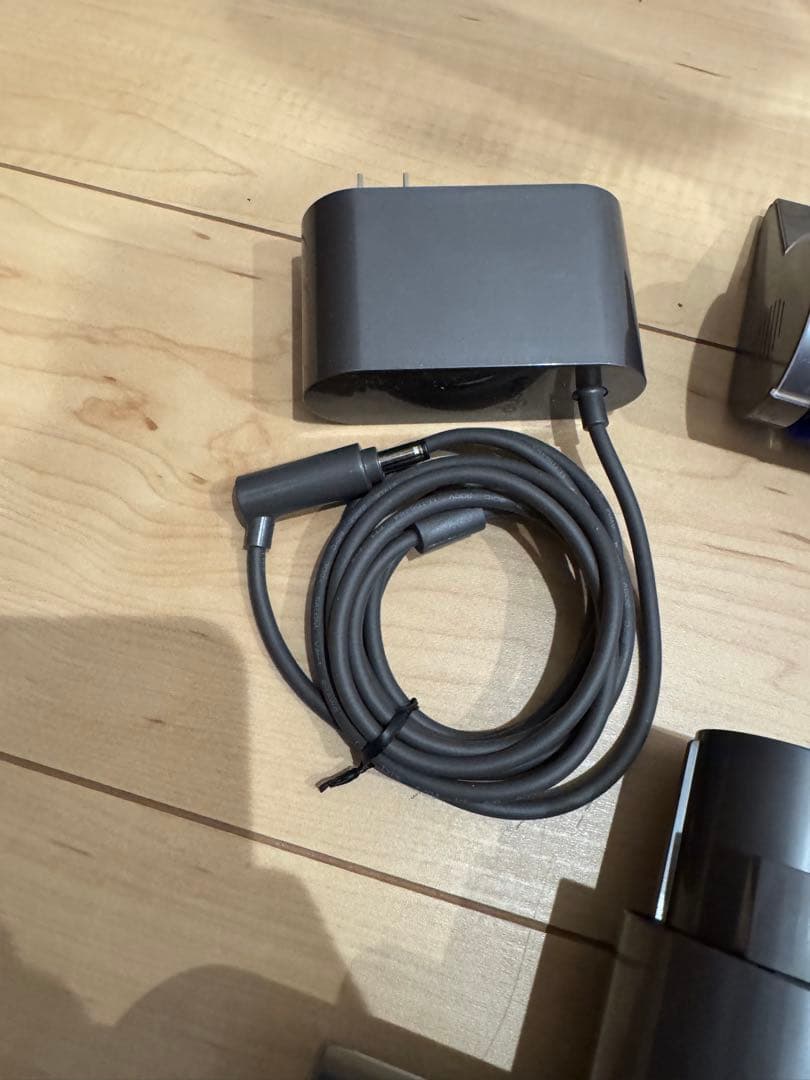 *美品*dyson ダイソン V8 SLIM SV10Kコードレス掃除機