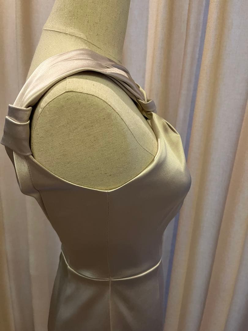 【新品】Karen Millen シャンパンカラーのサテンドレス