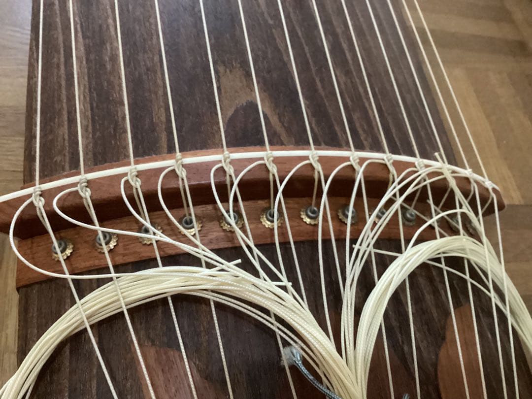 良品】お琴 13弦 すだれ彫り 木製 譜見台 調子笛 爪琴柱・ソフト