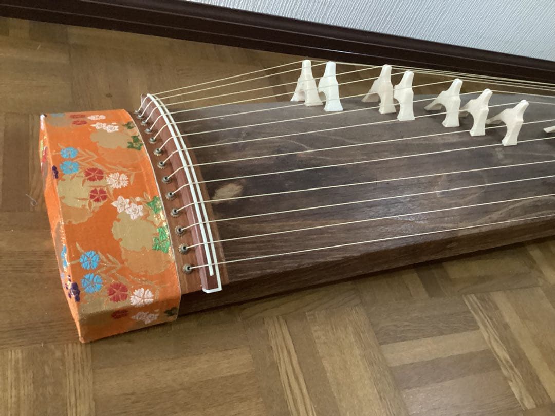 良品】お琴 13弦 すだれ彫り 木製 譜見台 調子笛 爪琴柱・ソフト