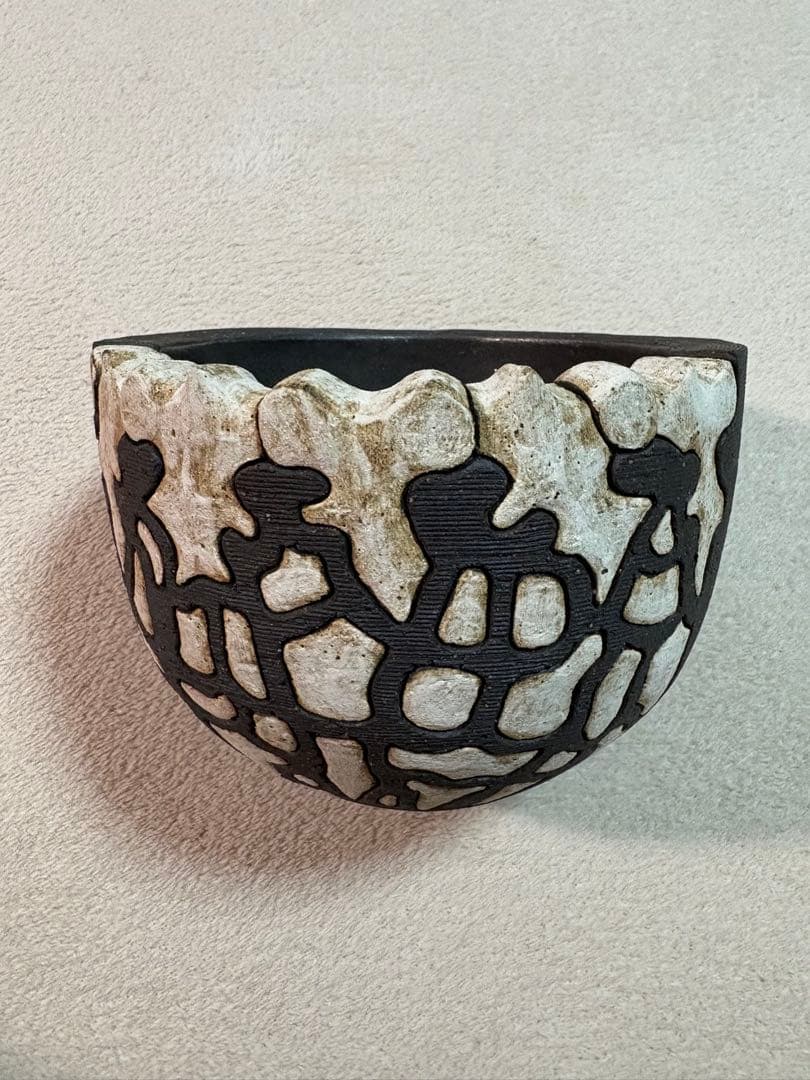 鉢・プランター invisibleink SCATTERED BONES BITE