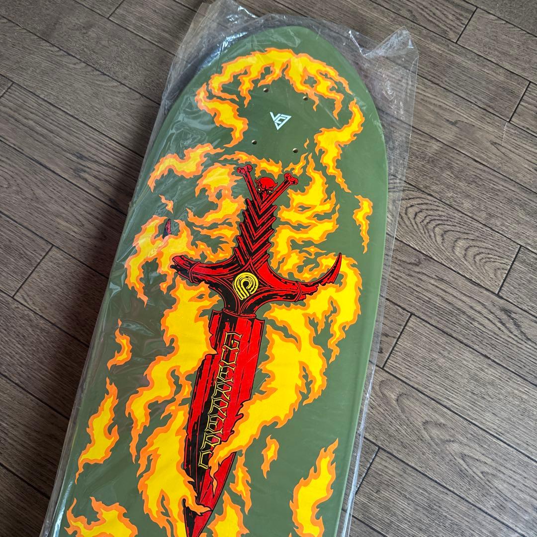 Powell Peralta  Guerreroスケボーデッキボーンズ