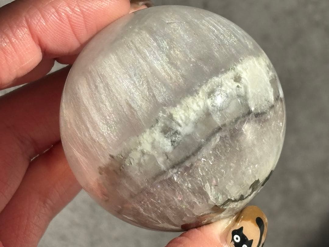 《虹きらめく＊セリサイトinフローライト（パイライト共生）》