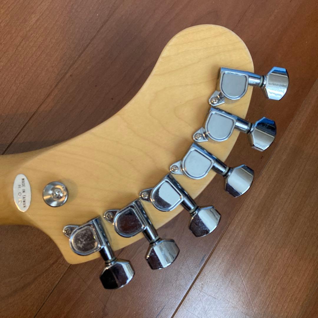 新品　未使用　フェルナンデス ZO-3 アンプ内蔵 エレキギター