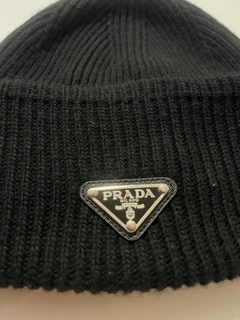 PRADA 黒 リブ編みニット帽