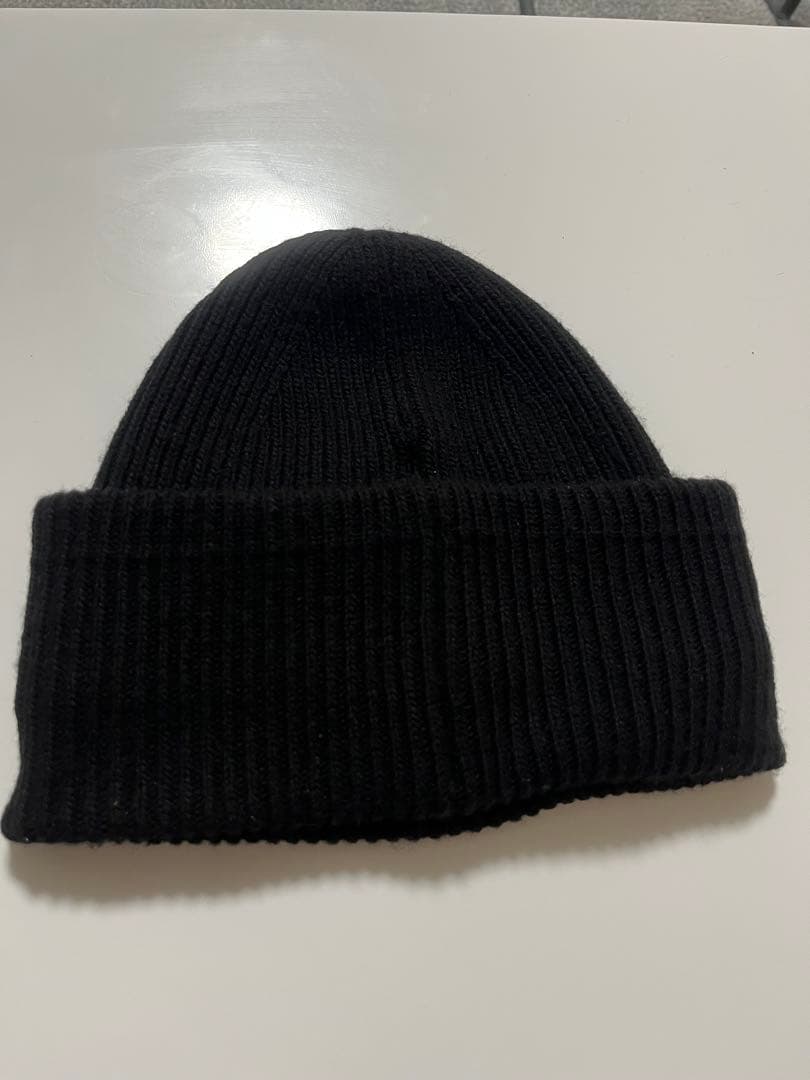 PRADA 黒 リブ編みニット帽