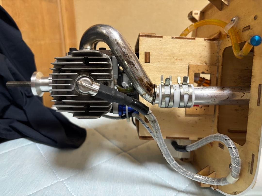 ラジコン飛行機　78インチEXTRA 300 EXTREME FLIGHT