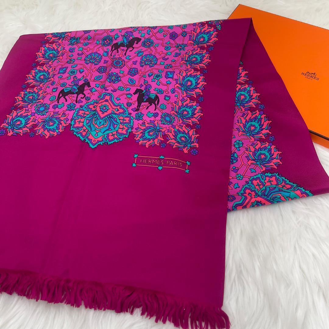 美品✨エルメス　HERMES　カレ　大判ストール　馬　スカーフ　ピンク