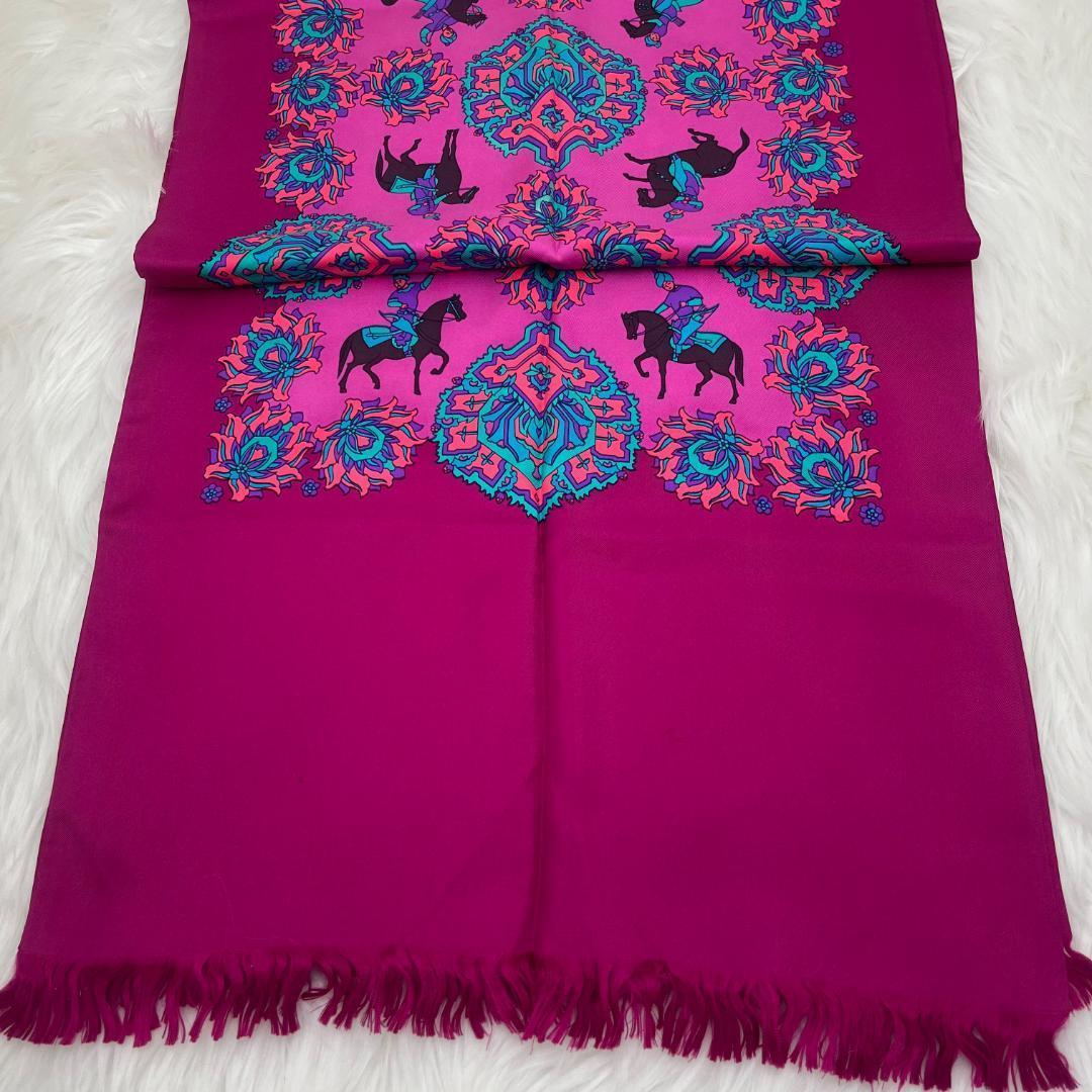 美品✨エルメス　HERMES　カレ　大判ストール　馬　スカーフ　ピンク