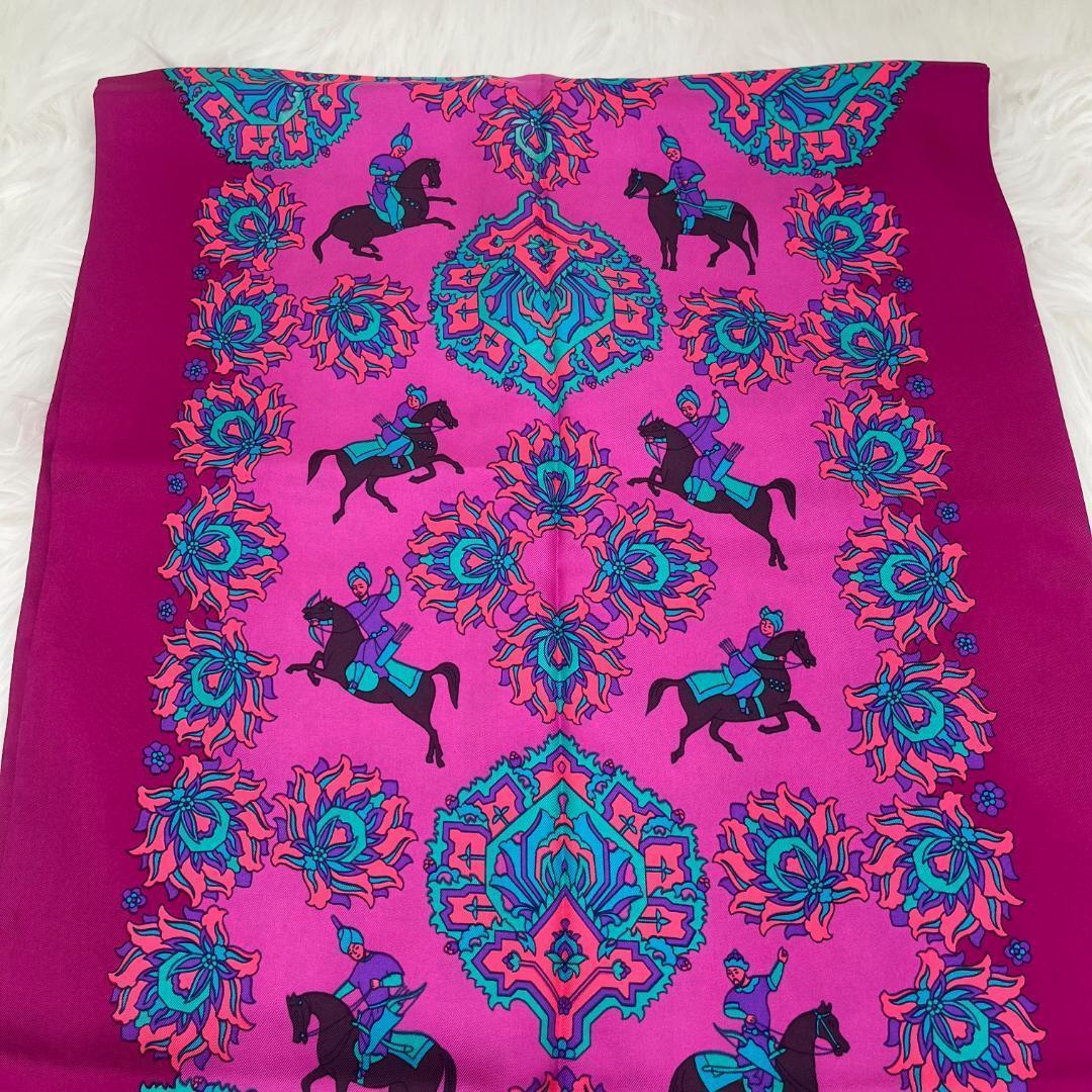 美品✨エルメス　HERMES　カレ　大判ストール　馬　スカーフ　ピンク